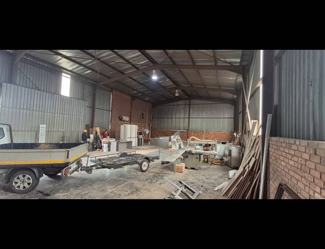 430M² WAREHOUSE FOR SALE IN APEX